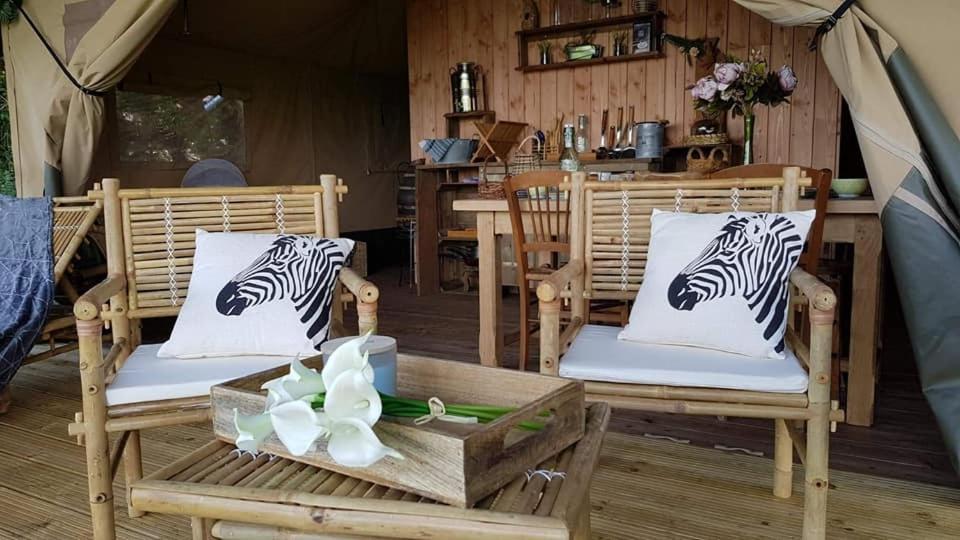 Glamping Des 2 Marguerites Hotel Bazoches-au-Houlme Ngoại thất bức ảnh